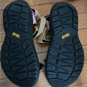 Teva size 7 multicolored